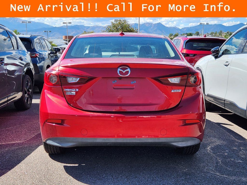 Used 2016 MAZDA MAZDA3 i Touring w/ Popular Equipment Package FWD image 5