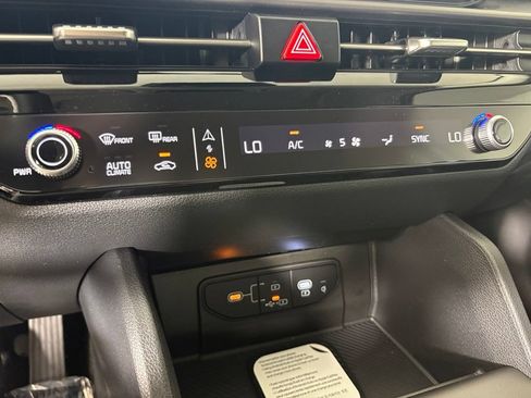 New 2026 Kia Sportage SX FWD image 32