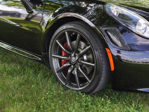 Used 2019 Alfa Romeo 4C Spider RWD image 27
