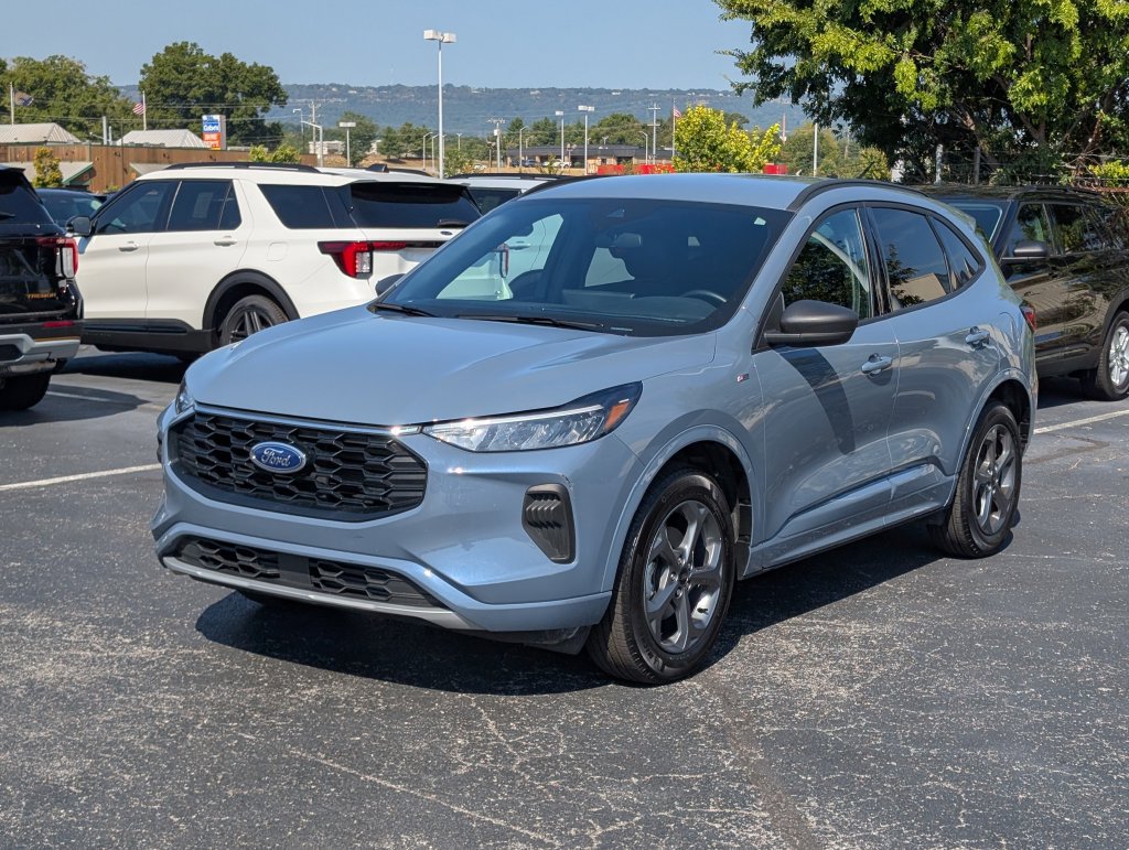 Certified 2024 Ford Escape ST-Line w/ Tech Pack #1 AWD/4WD image 3