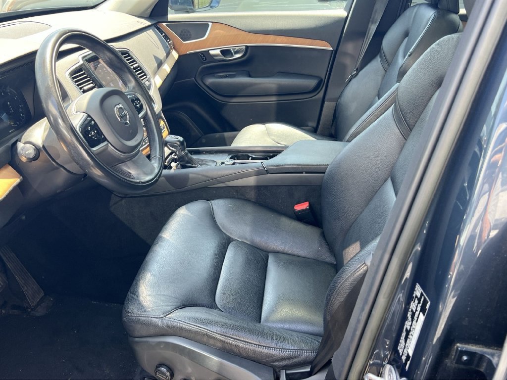 Used 2022 Volvo XC90 T6 Momentum w/ Advanced Package AWD/4WD image 11