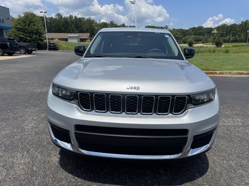 Used 2023 Jeep Grand Cherokee L Laredo image 7