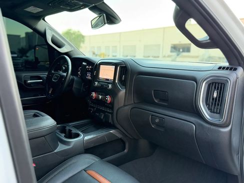 Used 2022 GMC Sierra 2500 AT4 w/ AT4 Preferred Package image 16