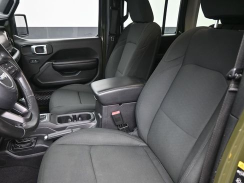 Used 2021 Jeep Wrangler Unlimited Sport image 19