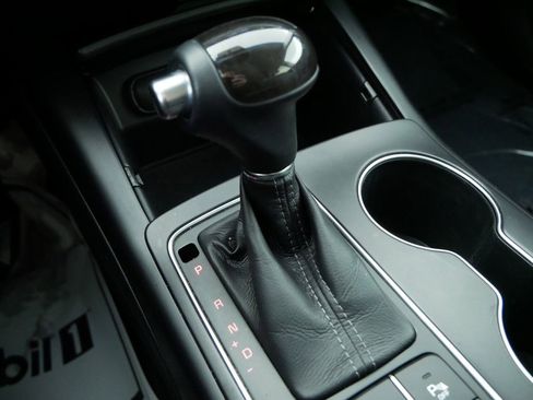 Used 2017 Kia Sorento LX w/ LX Convenience Package image 25