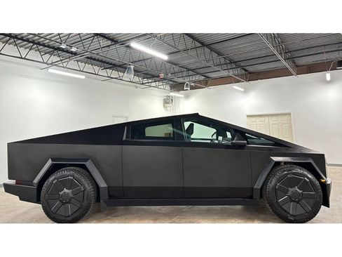 Used 2024 Tesla Cybertruck Cyberbeast image 9