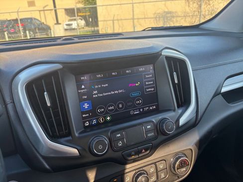 Used 2023 GMC Terrain SLT image 21