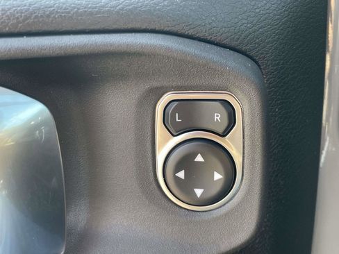 Used 2021 Jeep Wrangler Unlimited Sport image 13