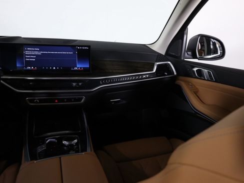 Used 2025 BMW X7 xDrive40i AWD/4WD image 50