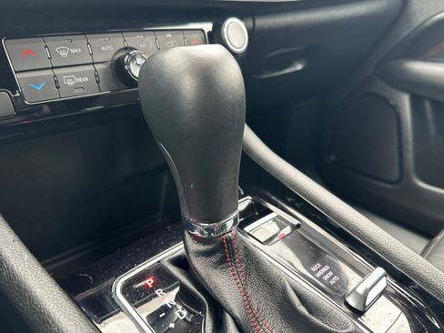 Used 2025 Jeep Compass Trailhawk AWD/4WD image 21