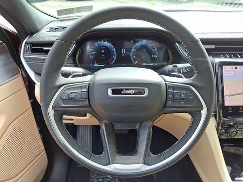 New 2025 Jeep Grand Cherokee Limited w/ Trailer Tow Package image 15