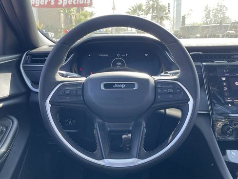 New 2025 Jeep Grand Cherokee L Altitude image 25