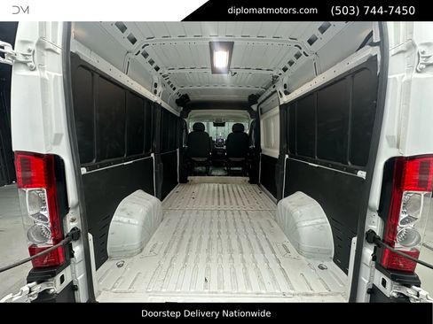 Used 2025 RAM ProMaster 2500 w/ Convenience Group image 36
