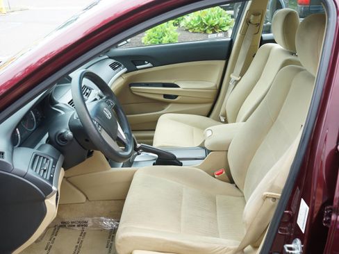 Used 2011 Honda Accord LX image 12