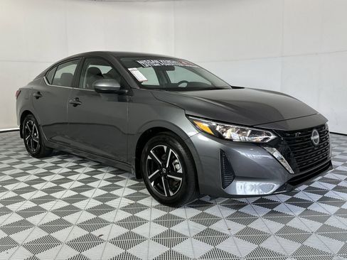 Certified 2025 Nissan Sentra SV FWD image 2