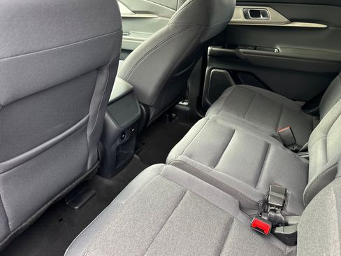 New 2026 Ford Explorer Active RWD image 9