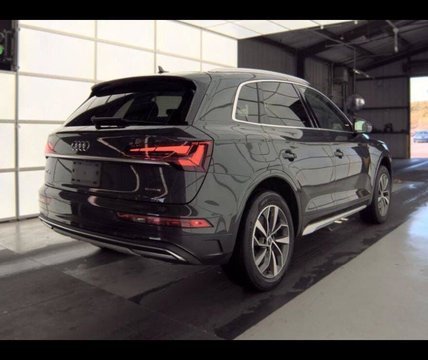 Used 2021 Audi Q5 2.0T Premium Plus w/ Premium Plus Package AWD/4WD image 9