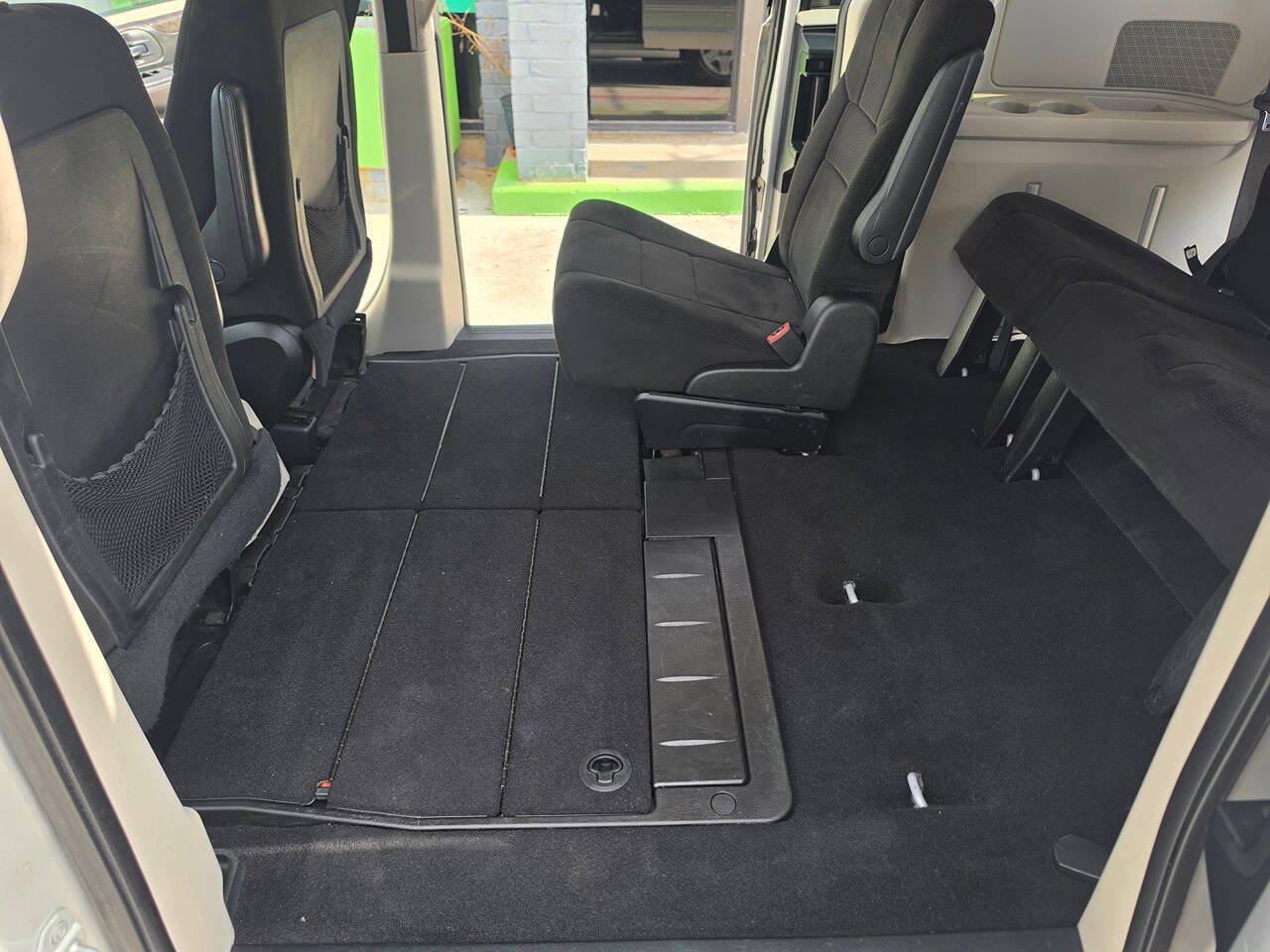 Used 2012 Dodge Grand Caravan SE FWD image 21