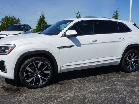 New 2026 Volkswagen Atlas Cross Sport SEL Premium R-Line AWD/4WD image 2