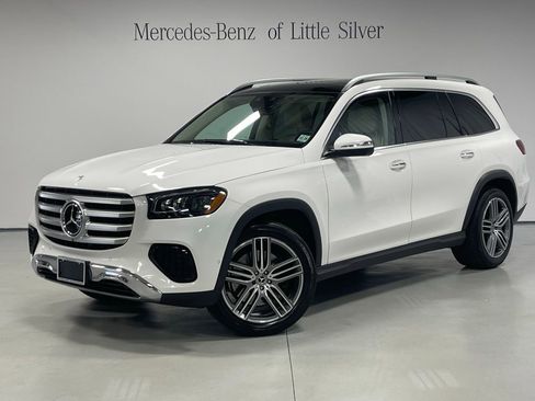 Used 2024 Mercedes-Benz GLS 450 4MATIC image 1