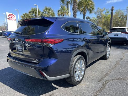 Used 2023 Toyota Highlander Limited image 10