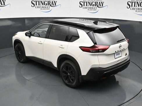 Used 2023 Nissan Rogue SV w/ SV Premium B Package image 13
