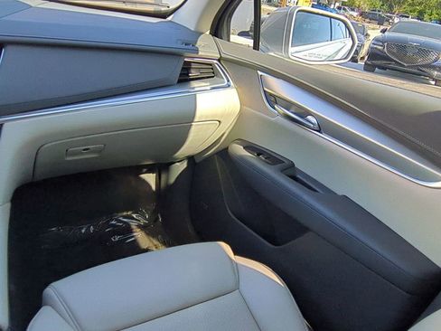 Used 2019 Cadillac XT5 Luxury image 16