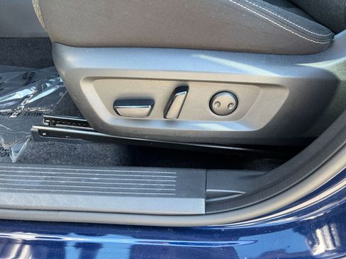 Used 2025 Nissan Rogue SV FWD image 23