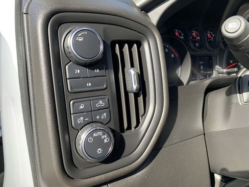 Used 2024 Chevrolet Silverado 2500 Custom w/ Custom Value Package image 18