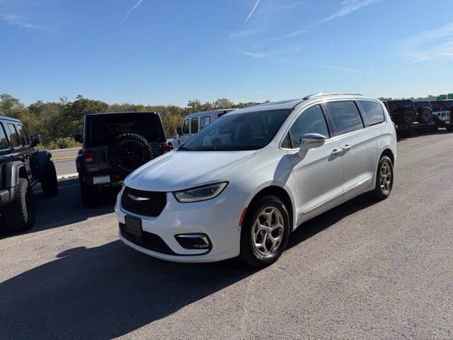 Used 2021 Chrysler Pacifica Limited w/ Premium & Safety Sphere Group AWD/4WD image 7