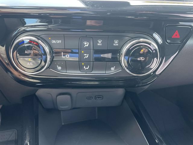 Used 2025 Chevrolet Trax ACTIV w/ Driver Confidence Package FWD image 28
