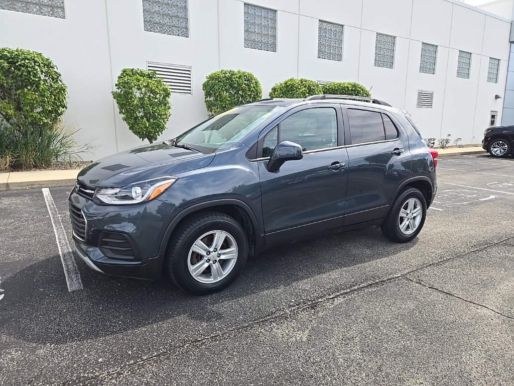 Used 2021 Chevrolet Trax LT w/ LT Convenience Package AWD/4WD image 2