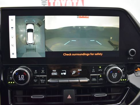 Used 2023 Toyota Highlander Limited AWD/4WD image 20