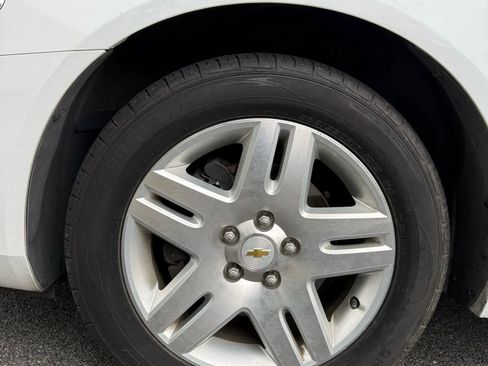 Used 2011 Chevrolet Impala LT FWD image 20