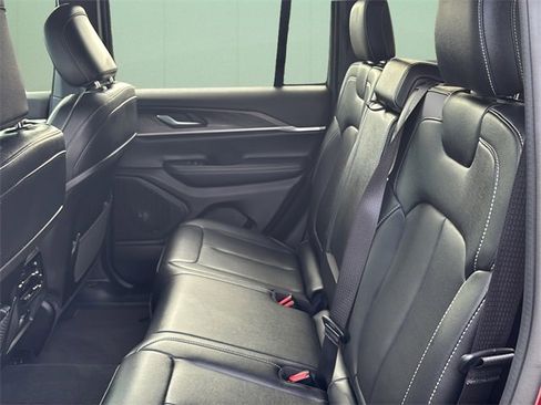 Certified 2024 Jeep Grand Cherokee Limited w/ Black Appearance Package image 21