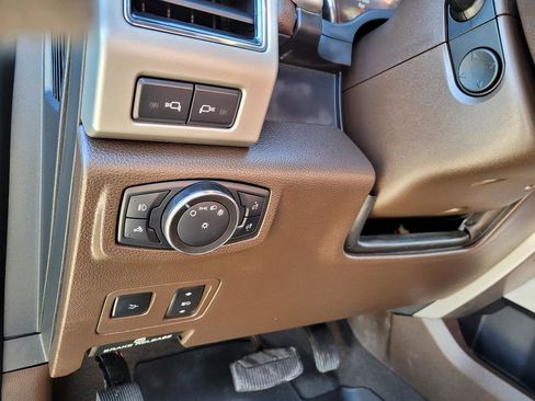 Used 2022 Ford F250 King Ranch w/ FX4 Off-Road Package image 19