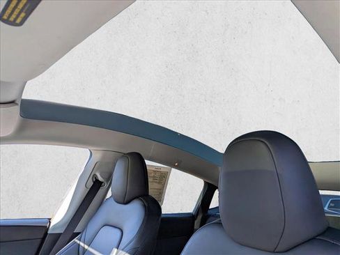 Used 2024 Tesla Model Y Long Range image 16