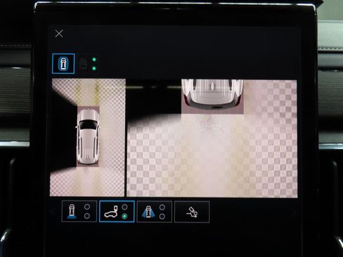 Used 2025 GMC Acadia Denali w/ Super Cruise Package image 16