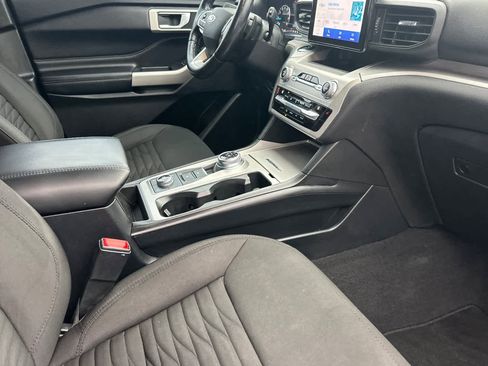 Certified 2021 Ford Explorer XLT w/ Class III Trailer Tow Package image 17