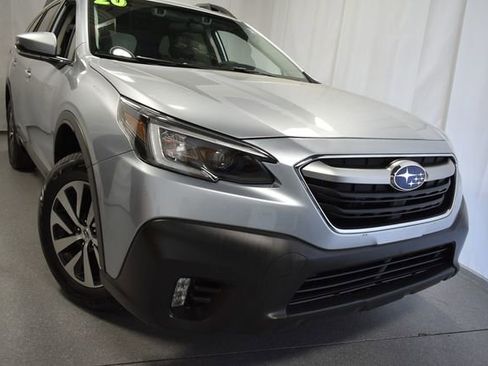 Used 2020 Subaru Outback Premium AWD/4WD image 3