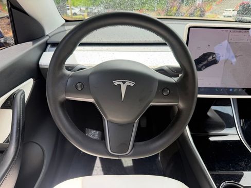 Used 2020 Tesla Model Y Long Range AWD/4WD image 44