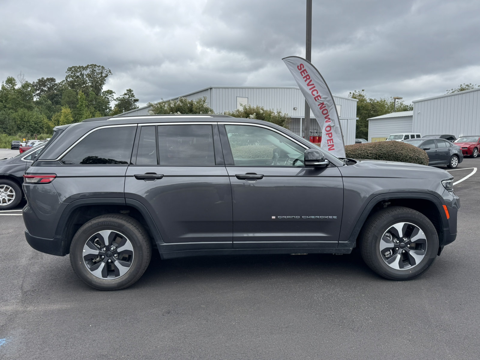 Used 2024 Jeep Grand Cherokee Limited 4xe AWD/4WD image 4