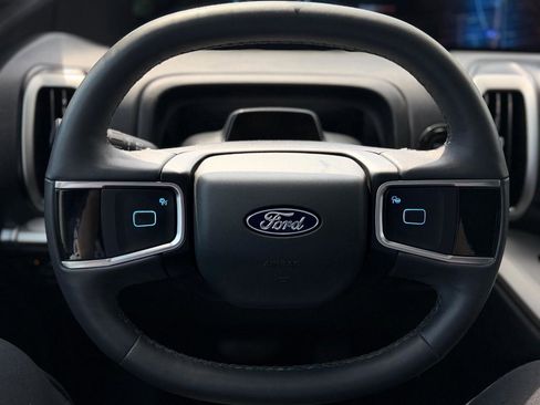 Used 2025 Ford Expedition Max Active image 24