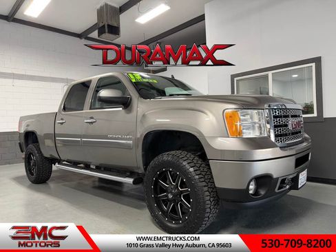 Used 2013 GMC Sierra 2500 Denali w/ Suspension Package, Off-Road AWD/4WD image 1