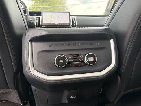 Used 2026 Ford Expedition Platinum w/ Driver's Package AWD/4WD image 72