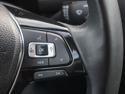 Used 2020 Volkswagen Tiguan SE w/ Panoramic Sunroof Package image 20