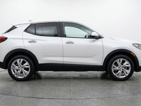Used 2025 Buick Encore GX Preferred AWD/4WD image 11