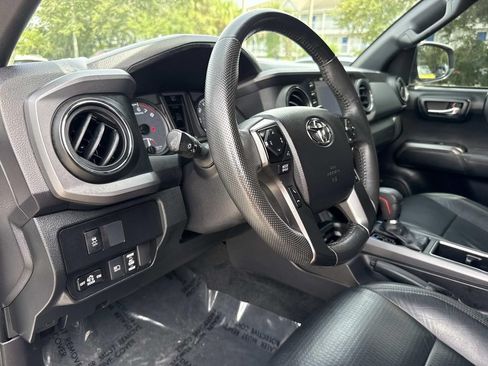 Used 2021 Toyota Tacoma TRD Off-Road w/ TRD Premium Off Road Package AWD/4WD image 26