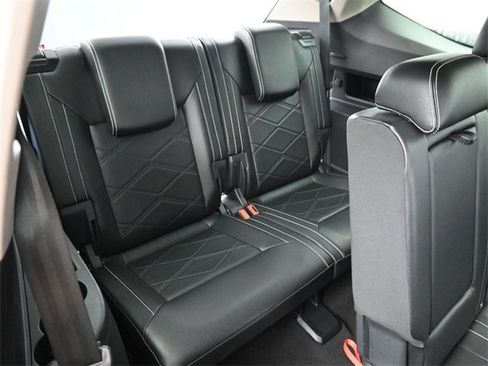 Used 2024 Volkswagen Atlas SE image 9