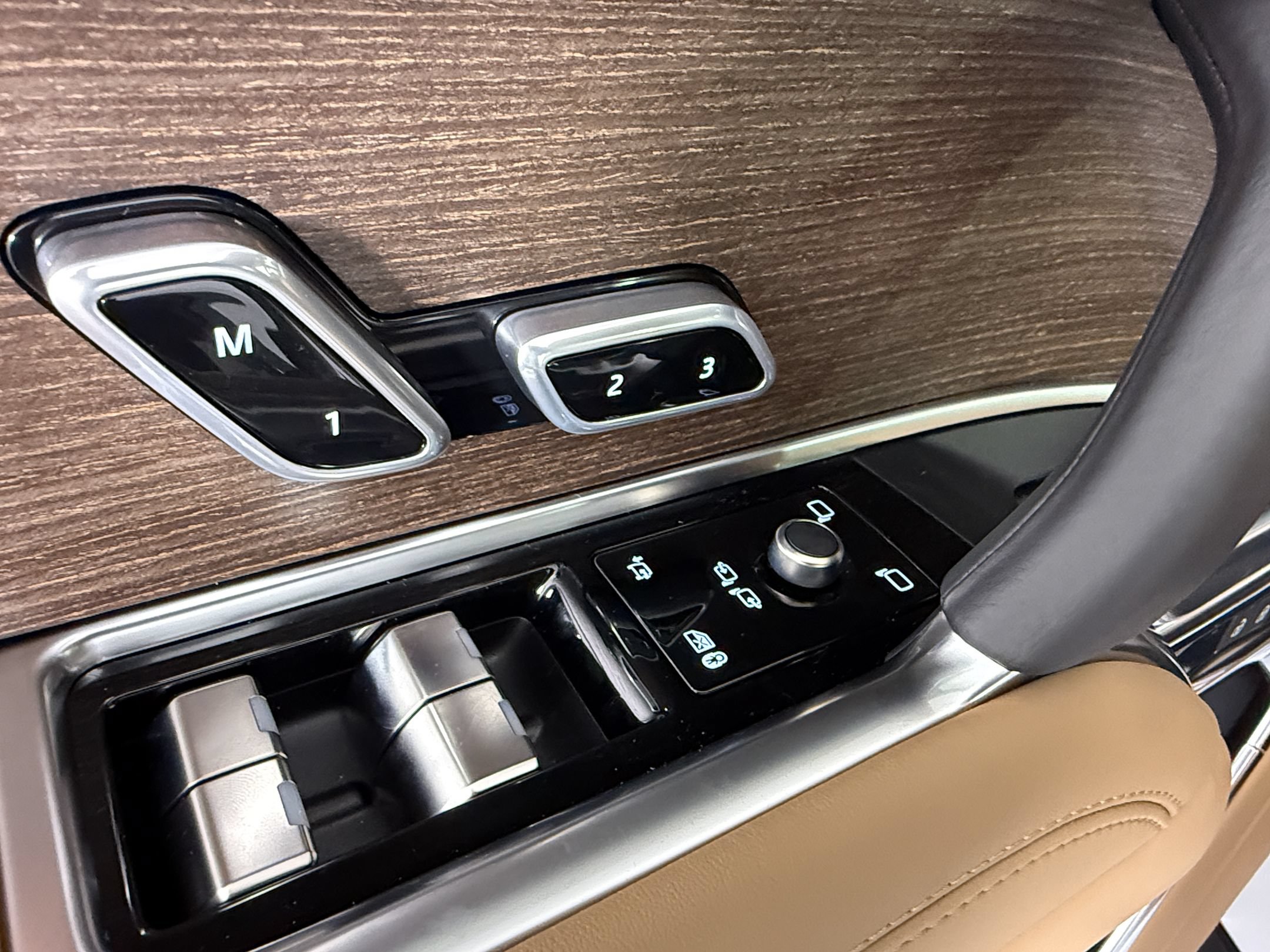 New 2027 Land Rover Range Rover SE AWD/4WD image 14
